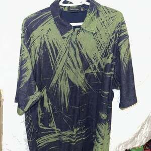 Nautica Men's Classic Fit Printed Short Sleeve Performance Button-Down Shirt